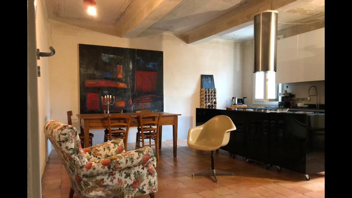 Apartamento Casa Luminosa Con Giardino In Centro Storico Reggio Emilia Exterior foto
