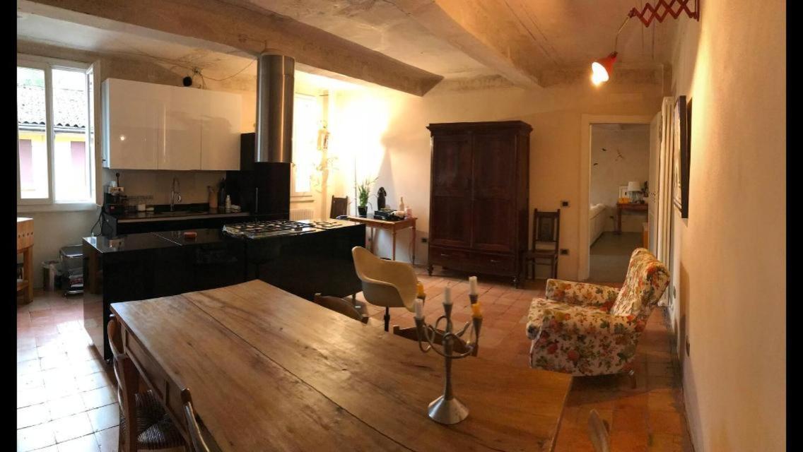 Apartamento Casa Luminosa Con Giardino In Centro Storico Reggio Emilia Exterior foto